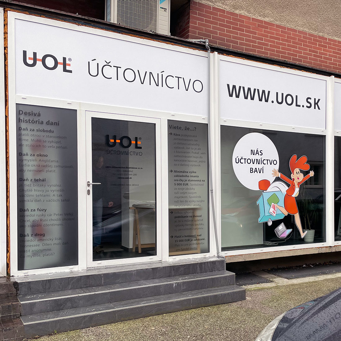 Polep výkladu predajne