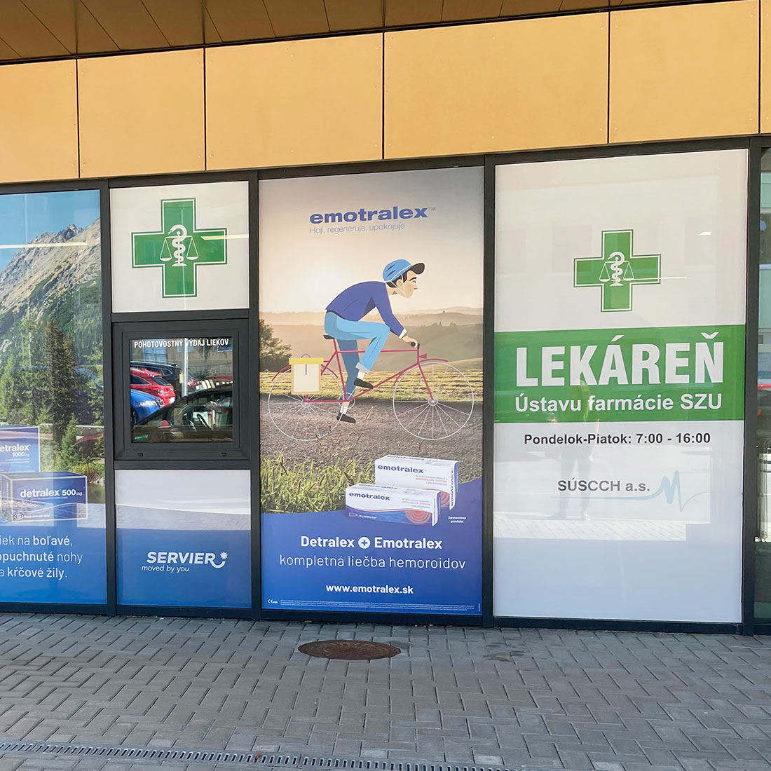 Reklamný polep výkladu