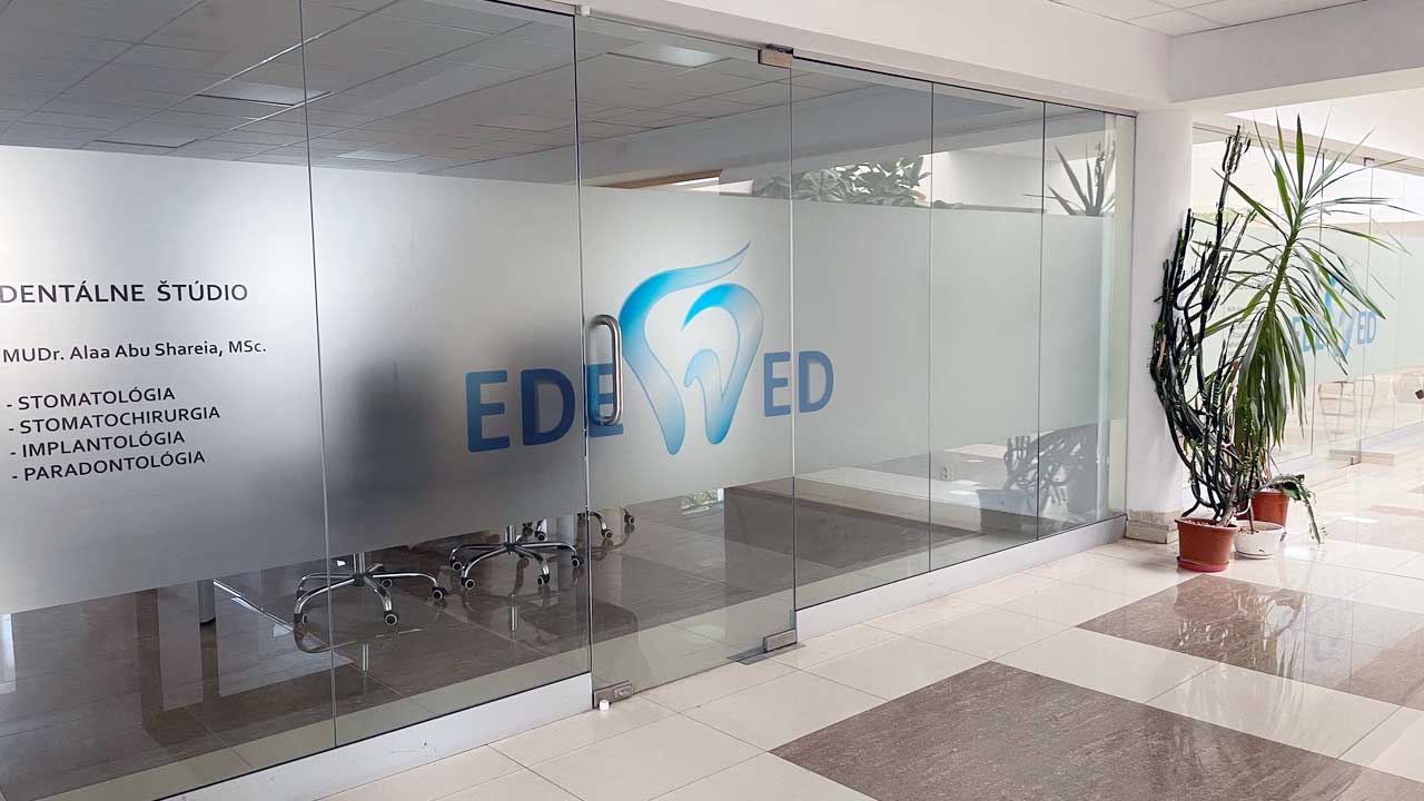 Polepy výkladov s potlačou